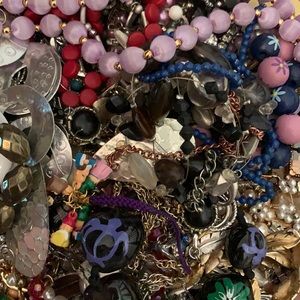 LARGE JEWELRY GRAB BAG LOT